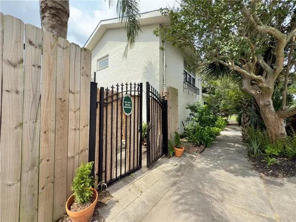 $749,000 | 5537 Canal Boulevard, New Orleans, LA 70124