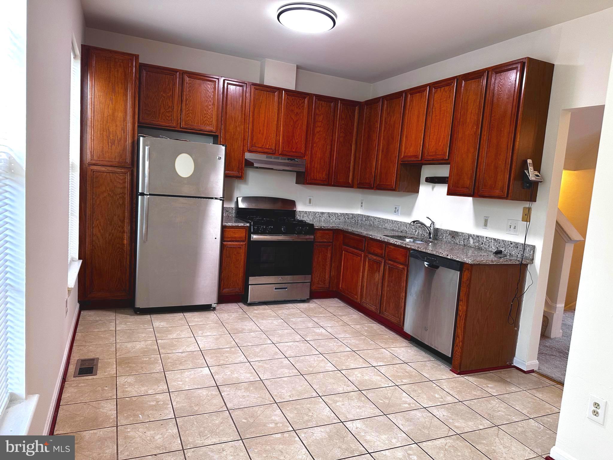 45541 Clear Spring Terrace Sterling, VA 20165 - Photo 4 of 15