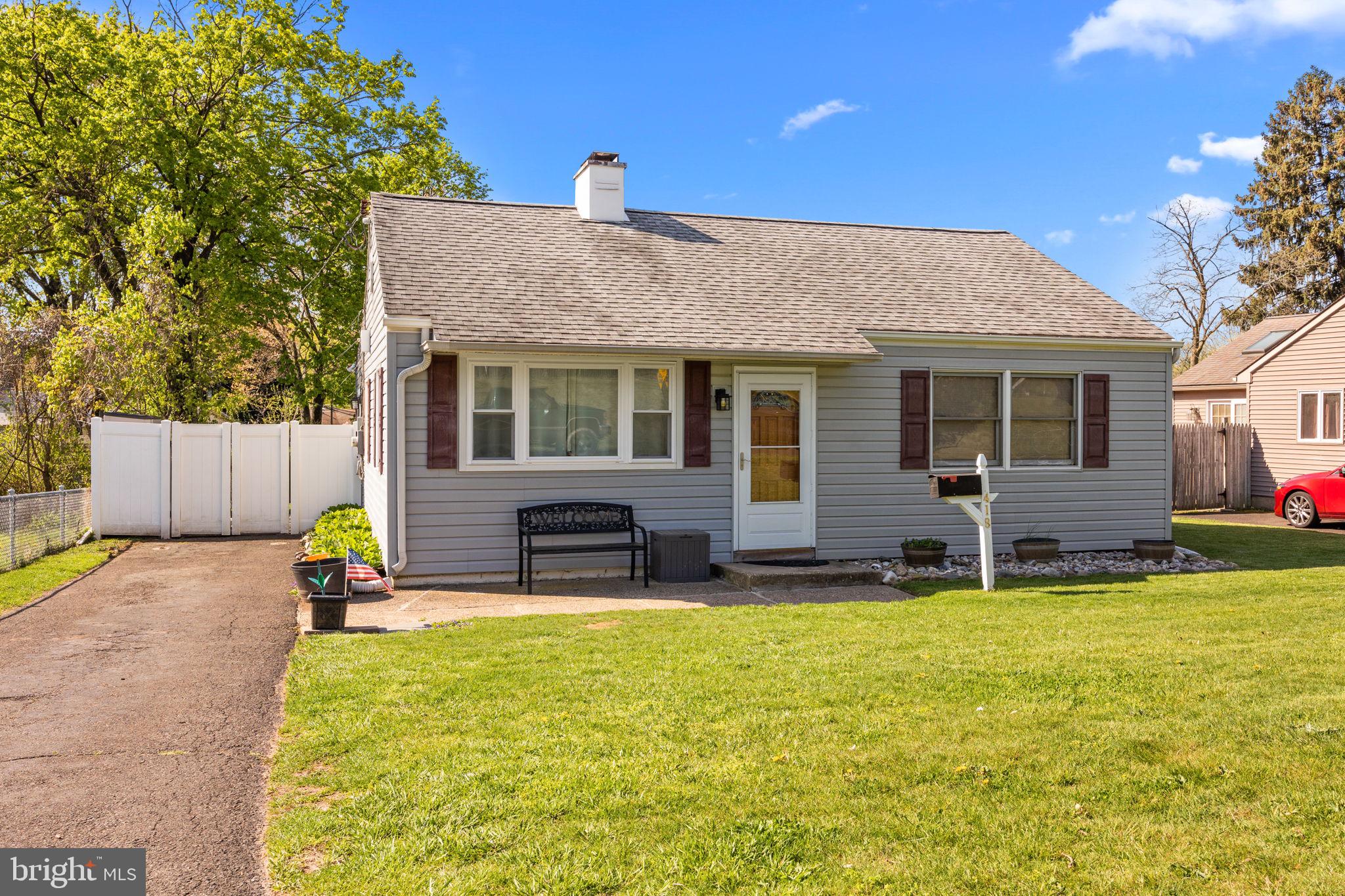 418 Temple Road Southampton, PA 18966 - Photo 2 of 18 Gallery Image 2