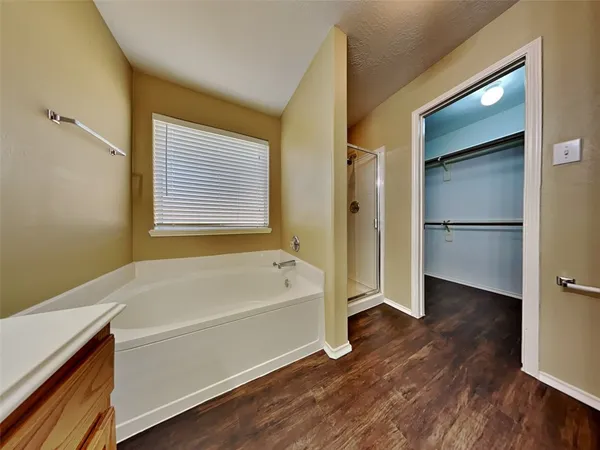 $1,910 | 6815 Baron Gate Court, Spring, TX 77379