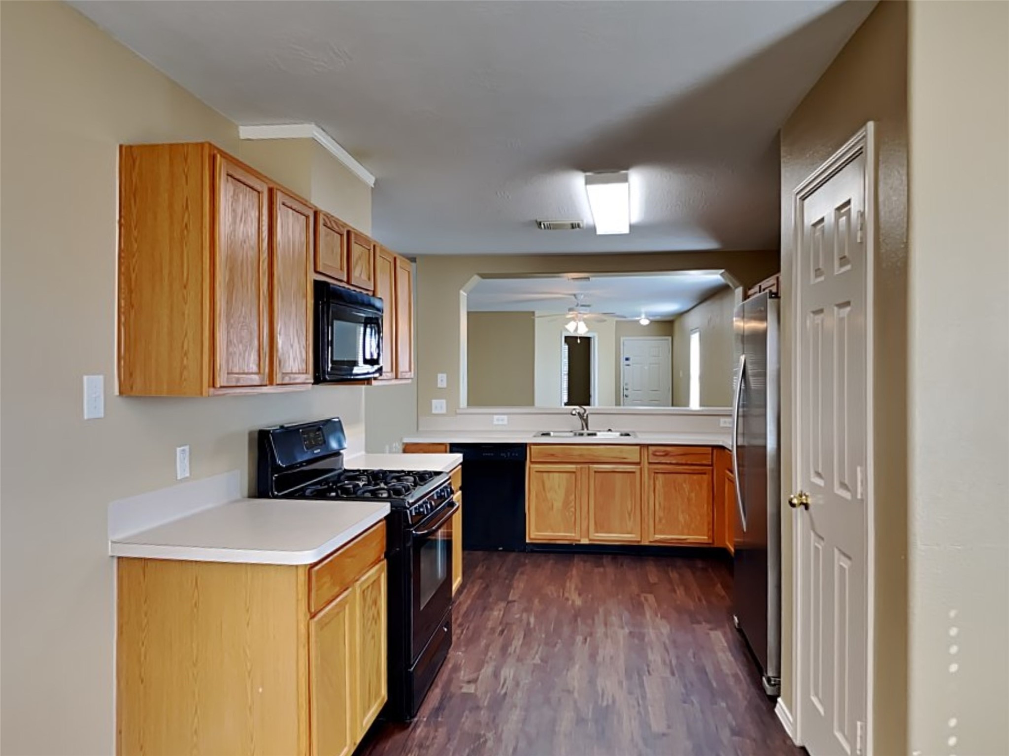 6815 Baron Gate Court Spring, TX 77379 - Photo 2 of 20