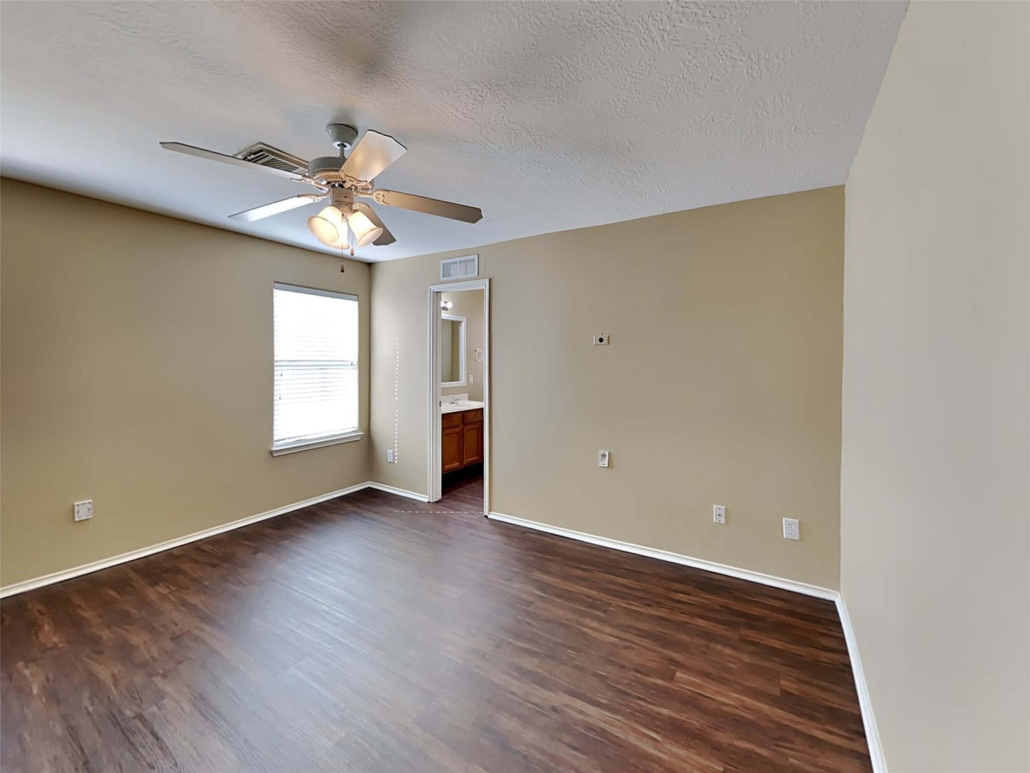 6815 Baron Gate Court Spring, TX 77379 - Photo 9 of 20