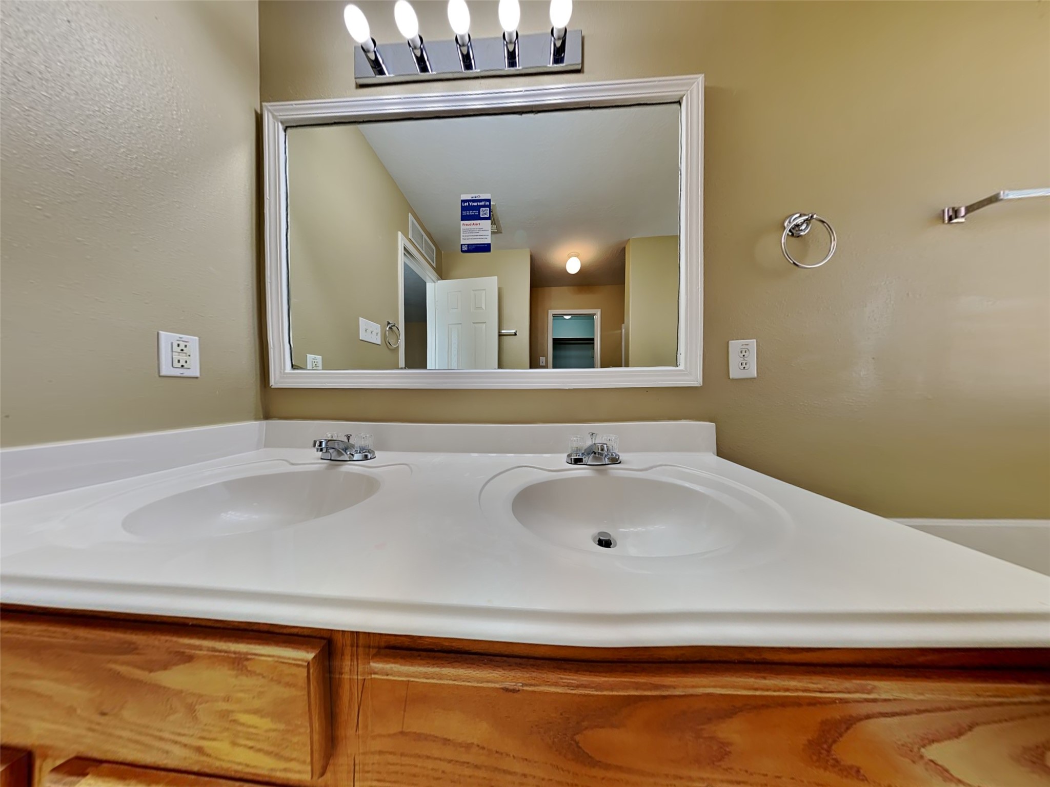 6815 Baron Gate Court Spring, TX 77379 - Photo 10 of 20