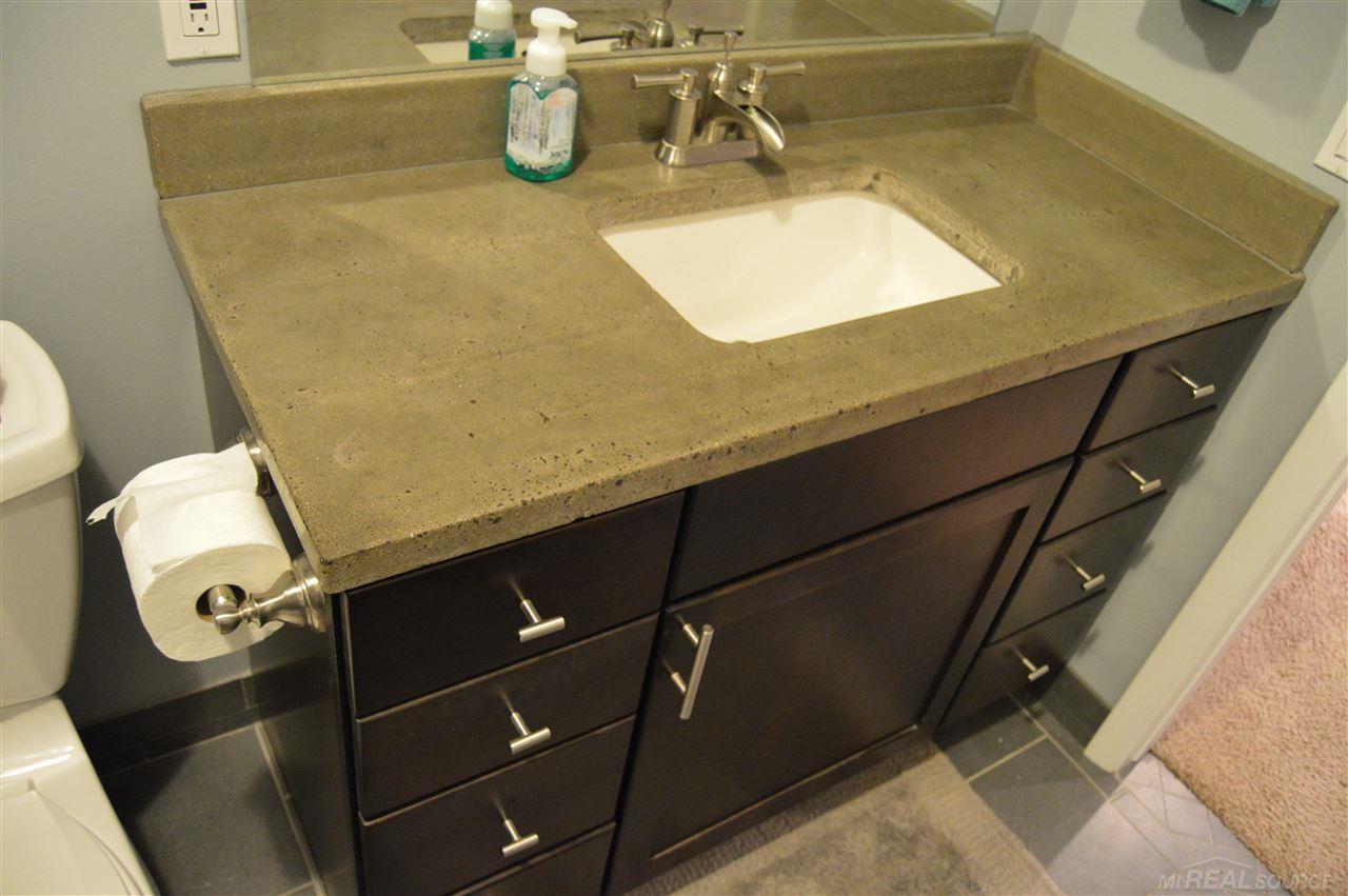 10001 Pound Road Columbus, MI 48063 - Photo 32 of 45 31337675-31.JPG
