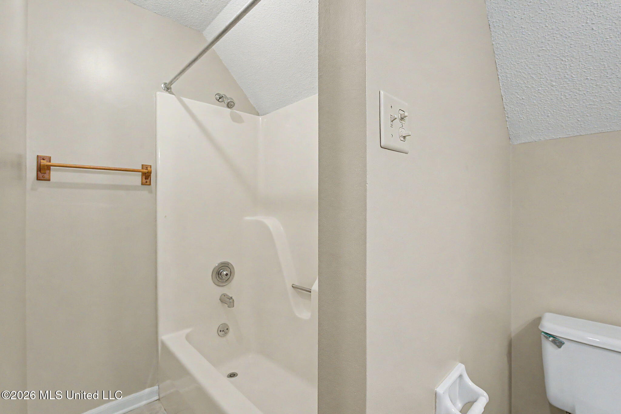 2051 Laughter Road Nesbit, MS 38651 - Photo 28 of 34 Upstairs Bathroom