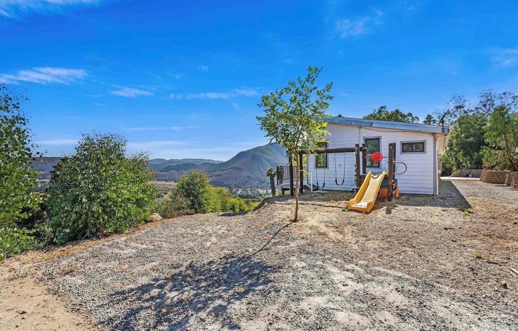 15204 Topa Road Pauma Valley, CA 92061 - Photo 10 of 29