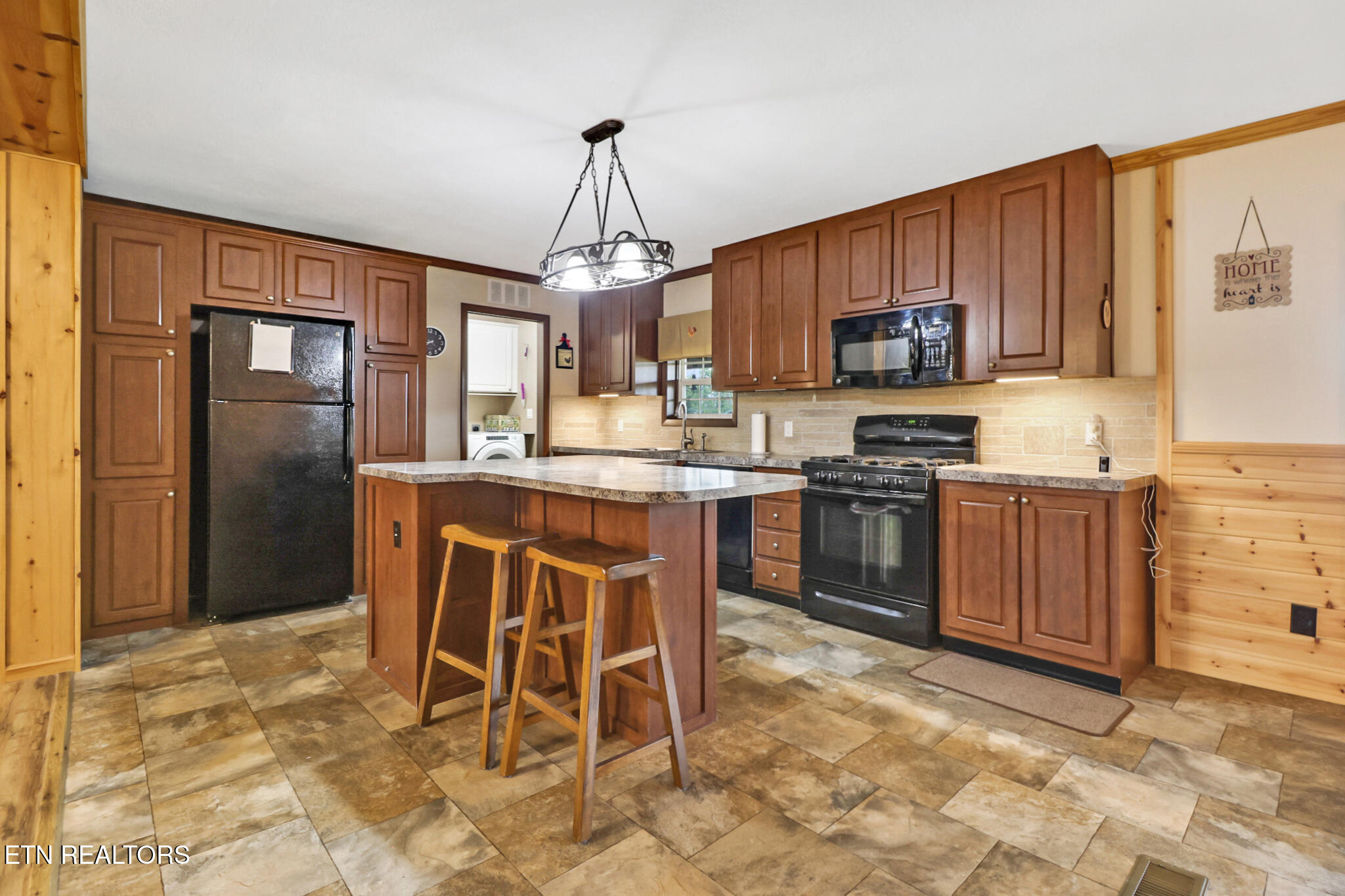 154 Ike Burgess Road Crossville, TN 38572 - Photo 11 of 37 if1a3723-if1a3727