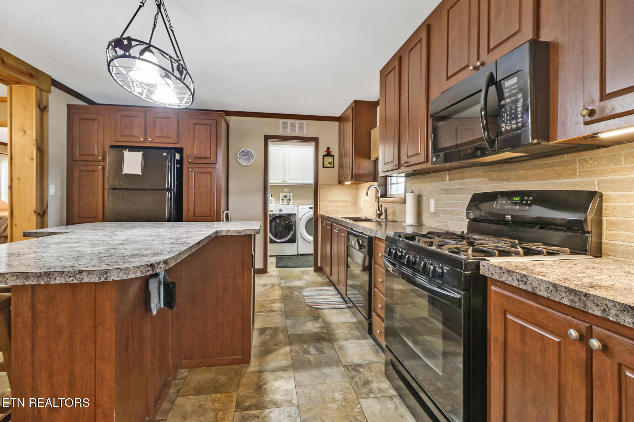 154 Ike Burgess Road Crossville, TN 38572 - Photo 12 of 37 if1a3728-if1a3732