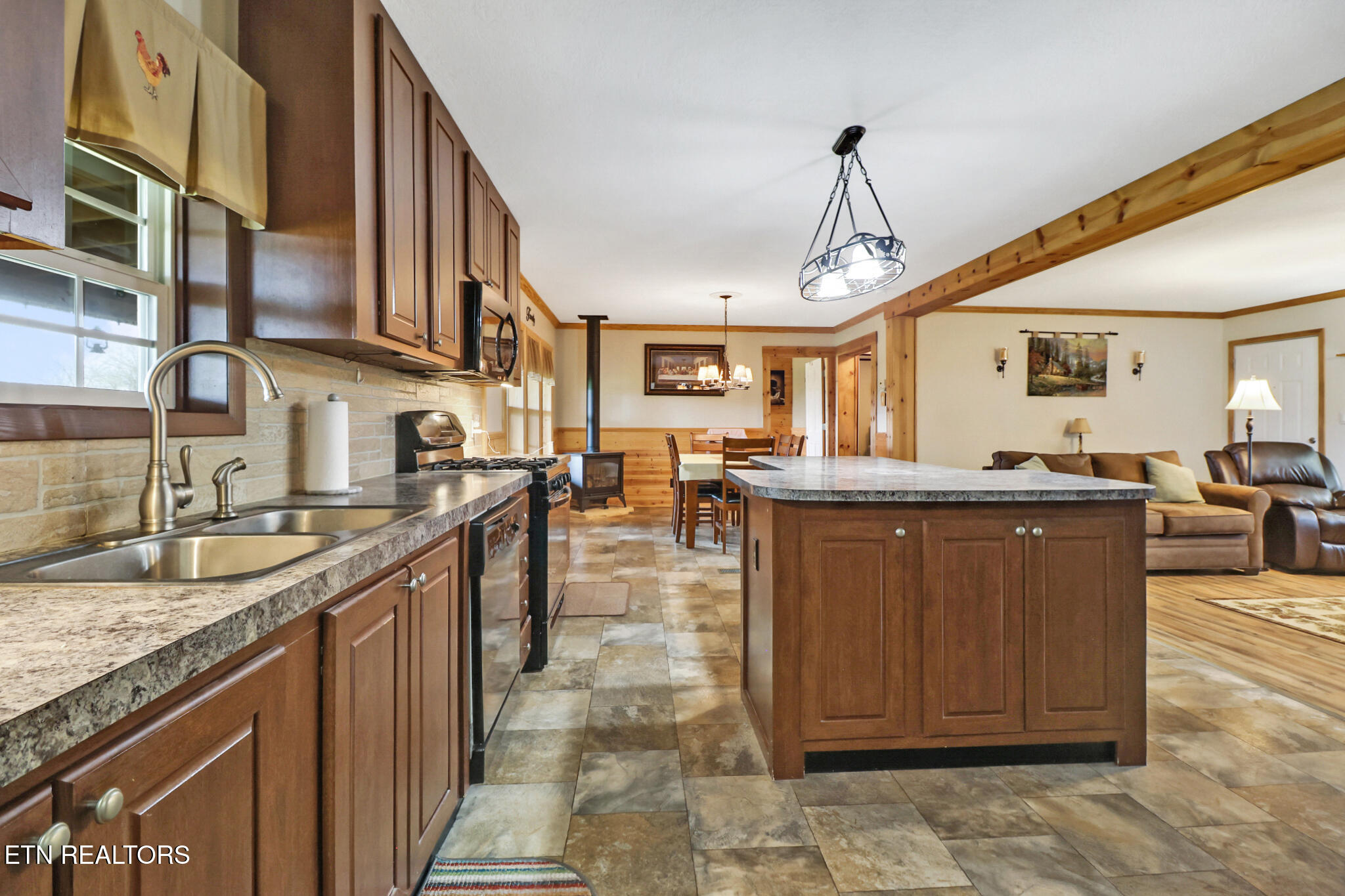 154 Ike Burgess Road Crossville, TN 38572 - Photo 13 of 37 if1a3733-if1a3737