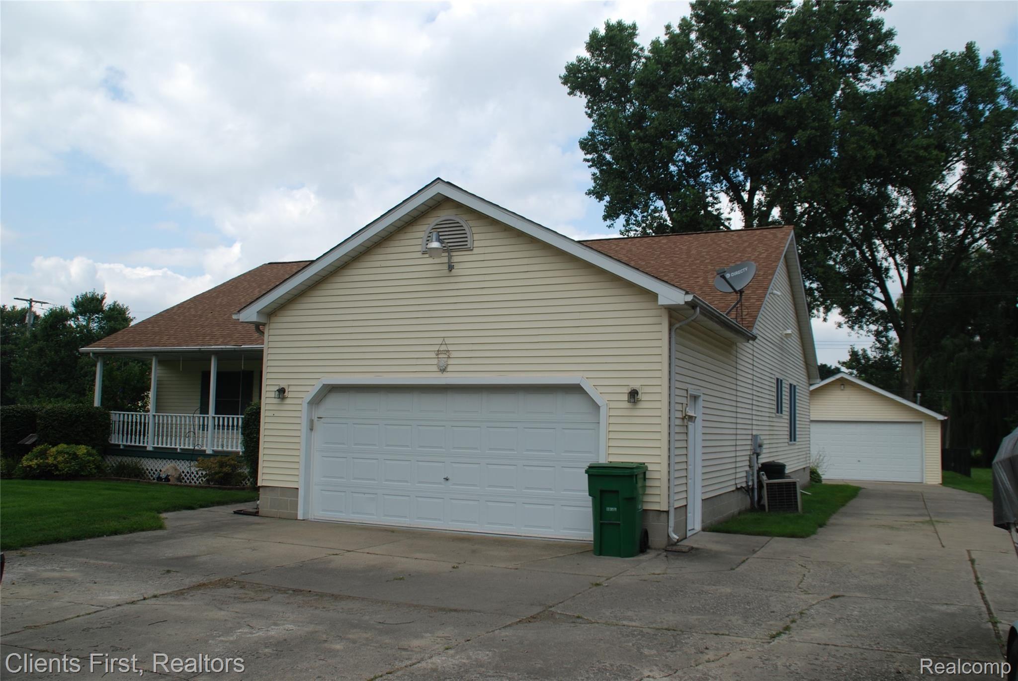 41700 Savage Road Belleville, MI 48111 - Photo 3 of 29 DSC_0120.JPG