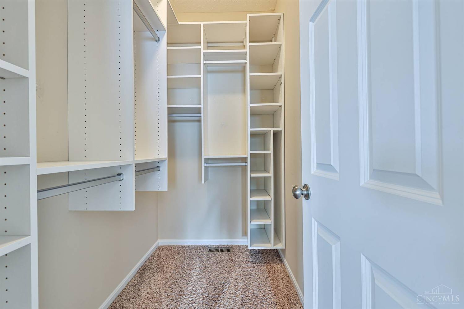 941 Ellson Road Cincinnati, OH 45245 - Photo 13 of 38 Gallery Image 13