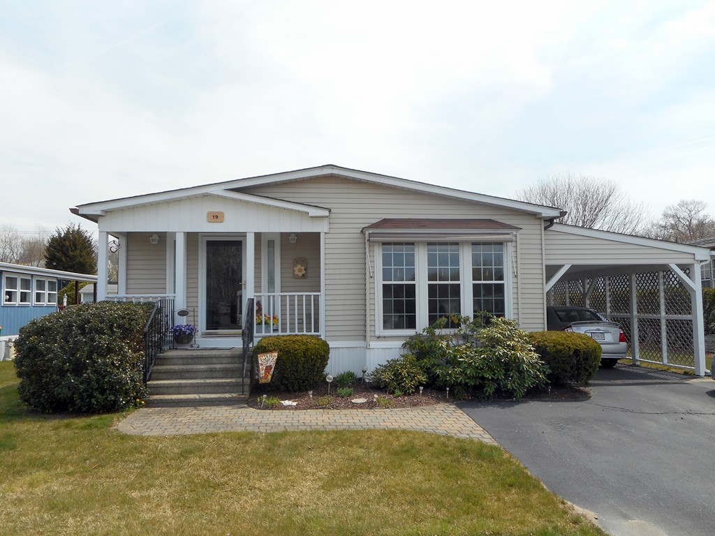 19 Castle Road Attleboro, MA 02703 - Photo 1 of 30 Gallery Image 1