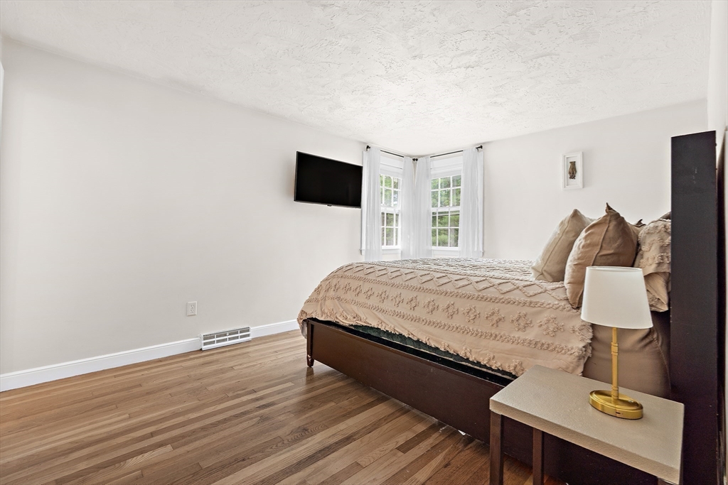 68 Gregory Road Holliston, MA 01746 - Photo 11 of 32 Gallery Image 11