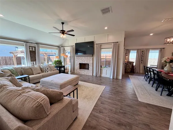 $2,500 | 916 Rogers Avenue, Godley, TX 76044