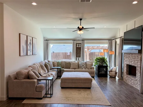 $2,500 | 916 Rogers Avenue, Godley, TX 76044