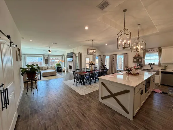 $2,500 | 916 Rogers Avenue, Godley, TX 76044