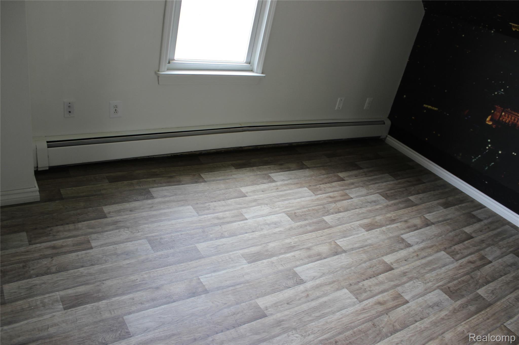 5931 Lakeshore Road Fort Gratiot, MI 48059 - Photo 10 of 12 11.JPG