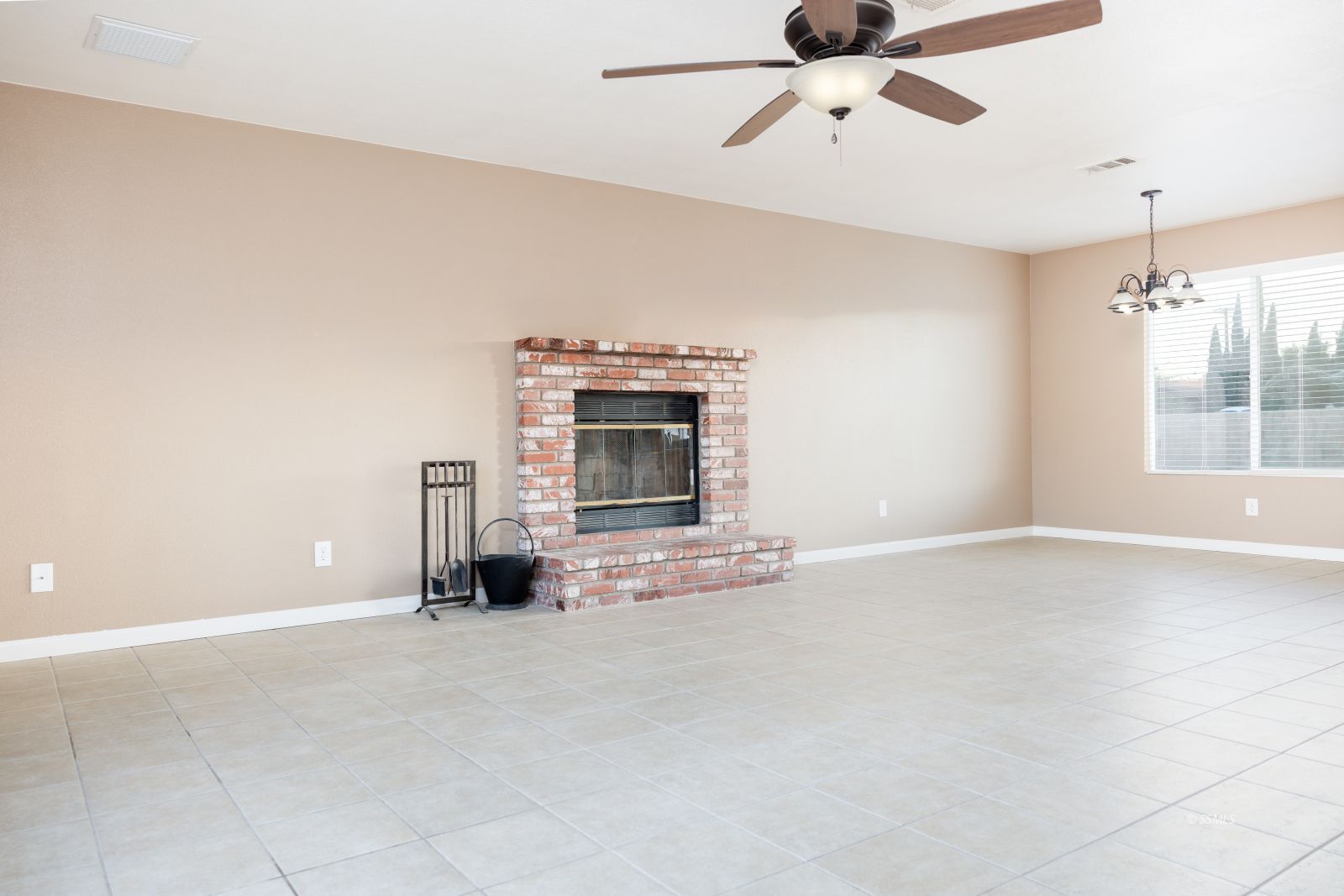 833 Janelle Court Ridgecrest, CA 93555 - Photo 5 of 20