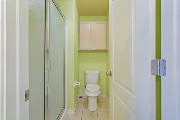 a bathroom with a toilet