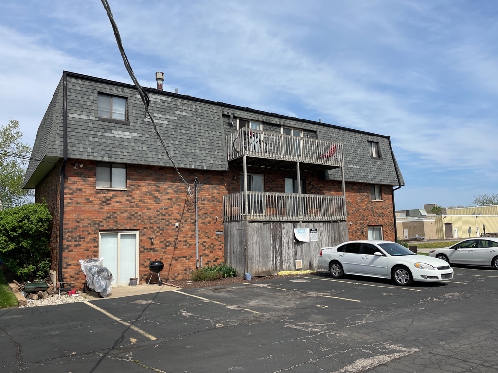 1253 Getzelman Drive, Unit 2N Elgin, IL 60123 - Photo 11 of 12