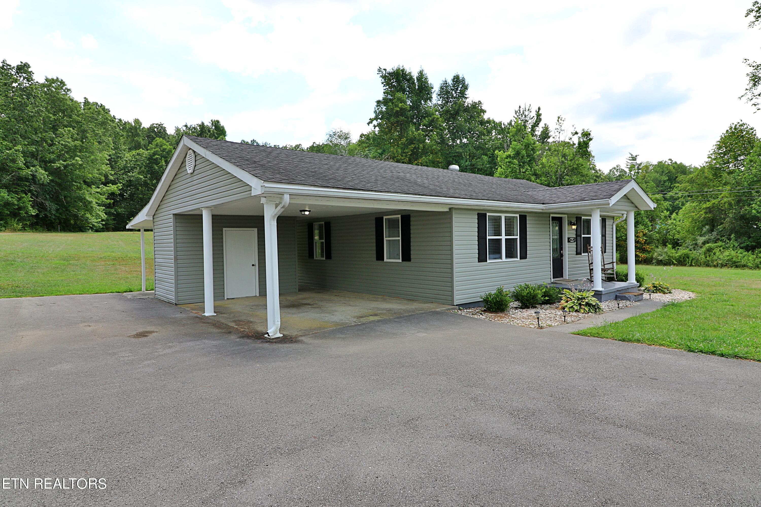 1063 Williams Creek Road Oneida, TN 37841 - Photo 3 of 34 094A7422