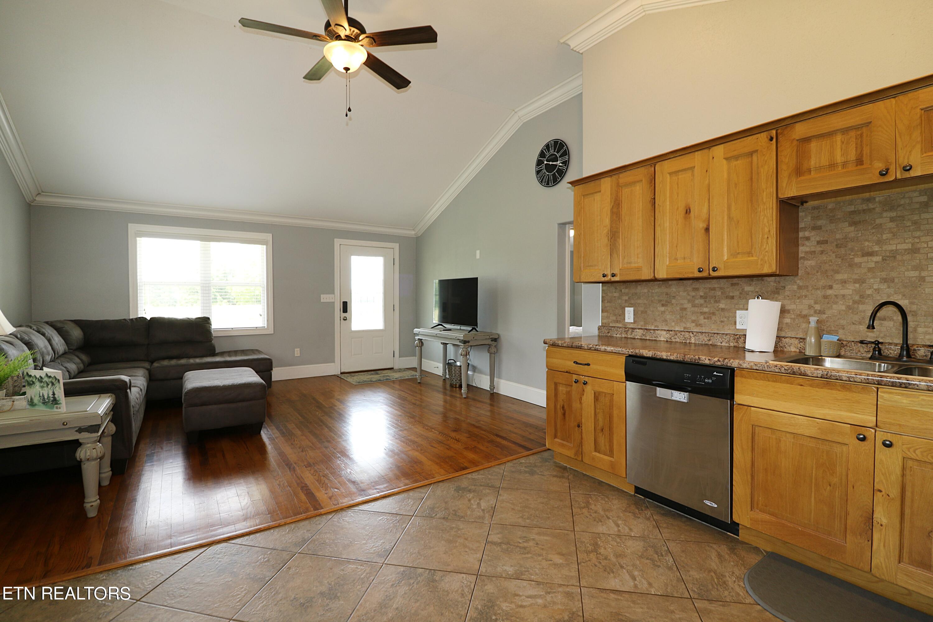 1063 Williams Creek Road Oneida, TN 37841 - Photo 7 of 34 094A7428