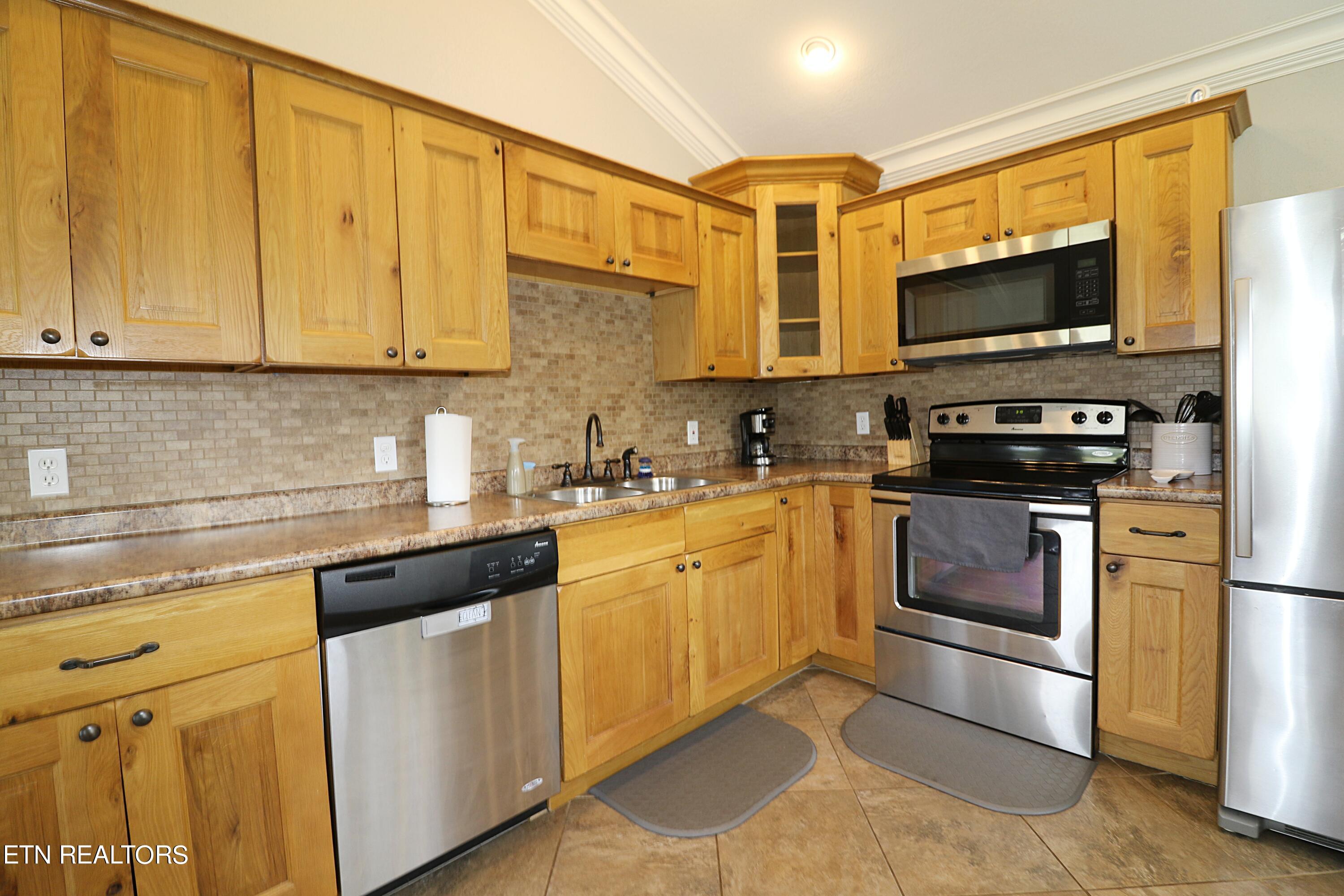 1063 Williams Creek Road Oneida, TN 37841 - Photo 8 of 34 094A7429