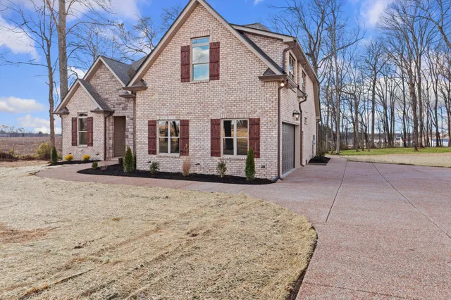 $674,777 | 529 Greenfield Lane, Castalian Springs, TN 37031