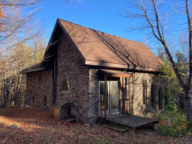 $599,000 | 192 West Deeryard Lake Road, Lutsen, MN 55612