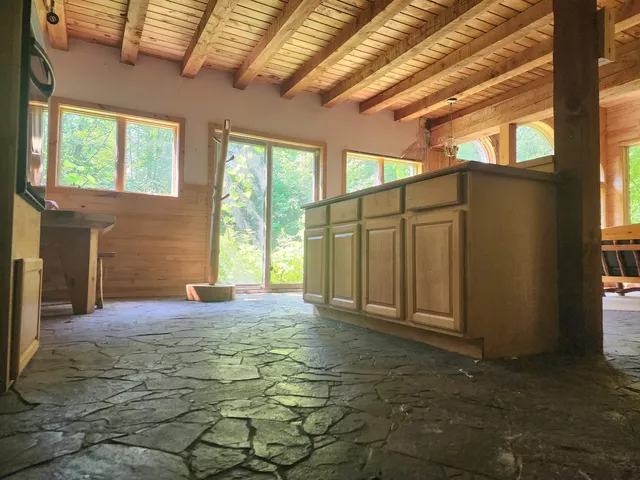 $599,000 | 192 West Deeryard Lake Road, Lutsen, MN 55612