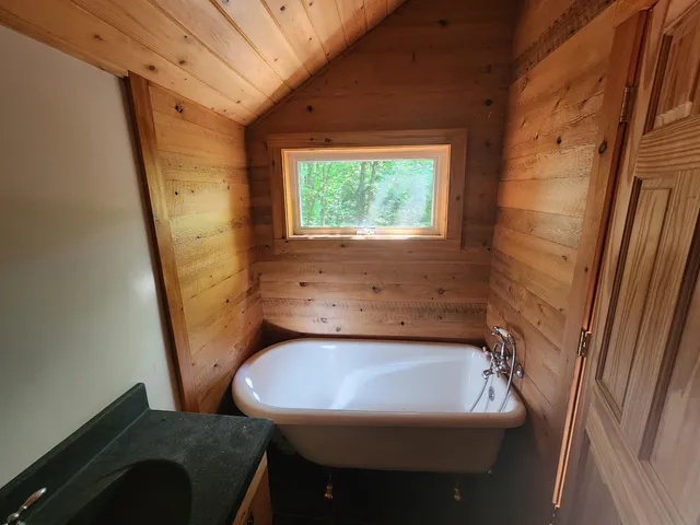 $599,000 | 192 West Deeryard Lake Road, Lutsen, MN 55612