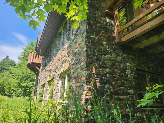 $599,000 | 192 West Deeryard Lake Road, Lutsen, MN 55612