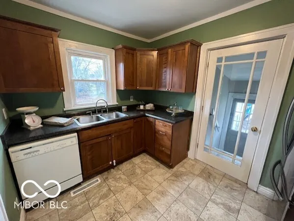 $189,900 | 513 West State Street, Pendleton, IN 46064