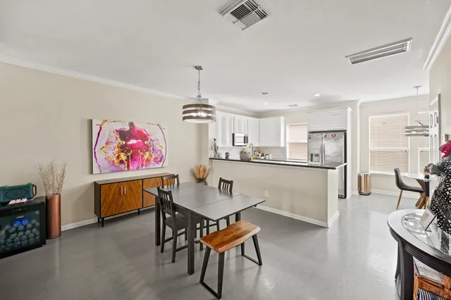 $2,950 | 2605 West Dallas Street, Houston, TX 77019