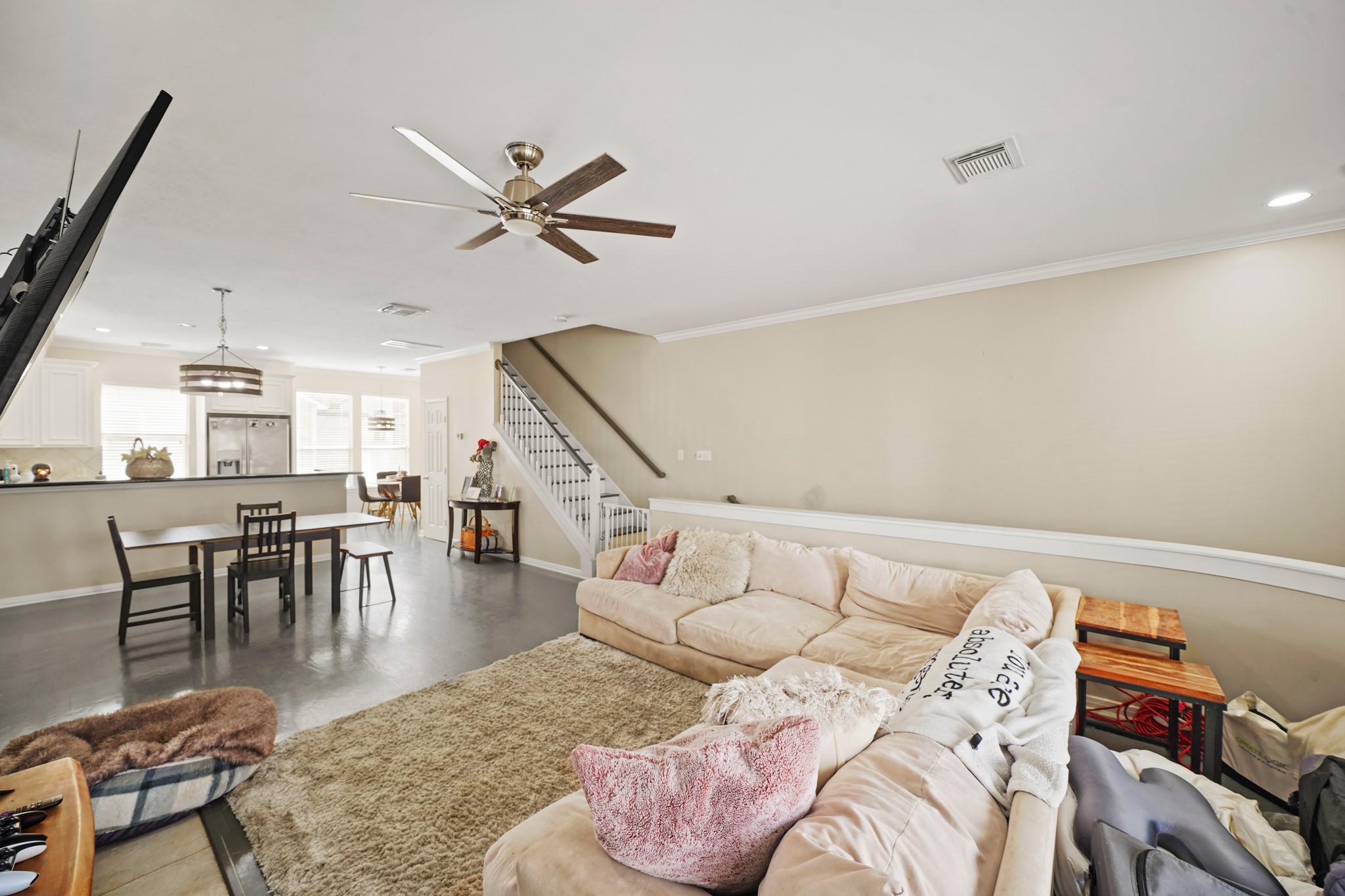 2605 West Dallas Street Houston, TX 77019 - Photo 12 of 29 a living room with furniture