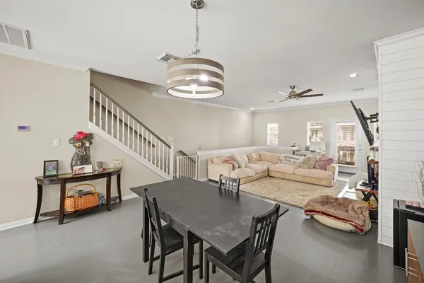 $2,950 | 2605 West Dallas Street, Houston, TX 77019