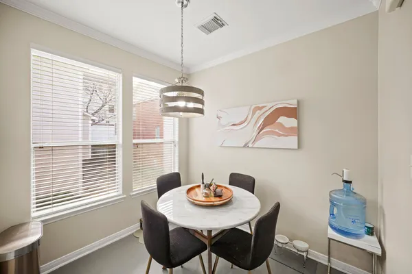 $2,950 | 2605 West Dallas Street, Houston, TX 77019