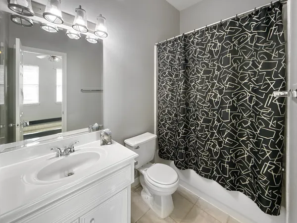 $2,950 | 2605 West Dallas Street, Houston, TX 77019