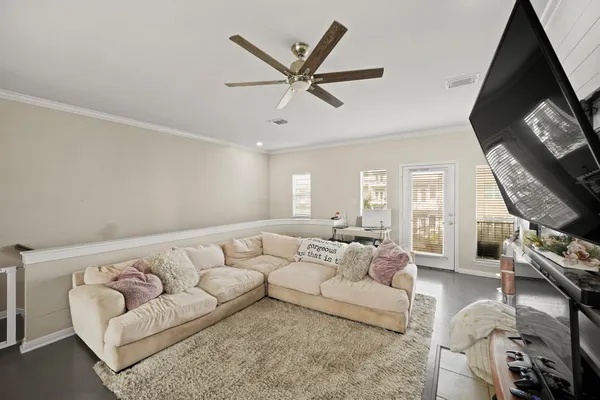 $2,950 | 2605 West Dallas Street, Houston, TX 77019