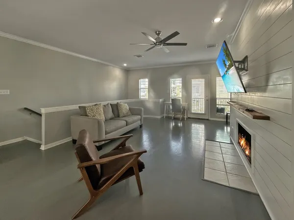 $2,950 | 2605 West Dallas Street, Houston, TX 77019