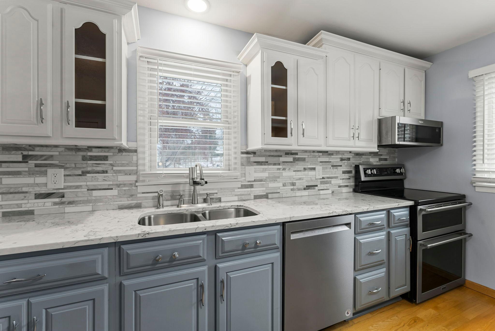 1866 County Rd F East White Bear Lake, MN 55110 - Photo 8 of 40