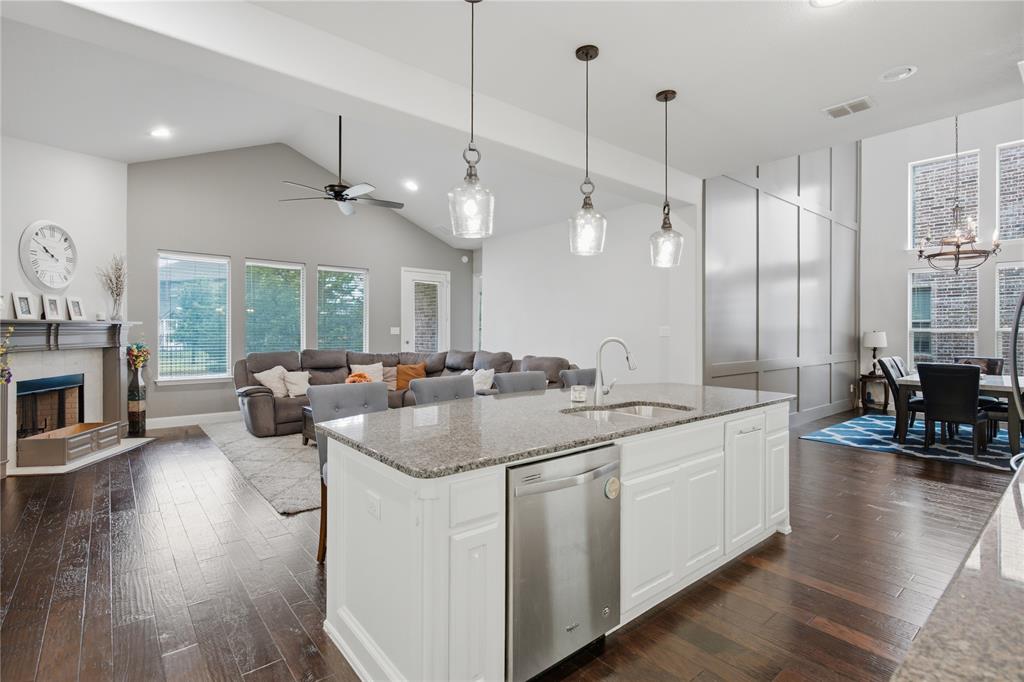 3827 Clearlight Road Celina, TX 75009 - Photo 8 of 38