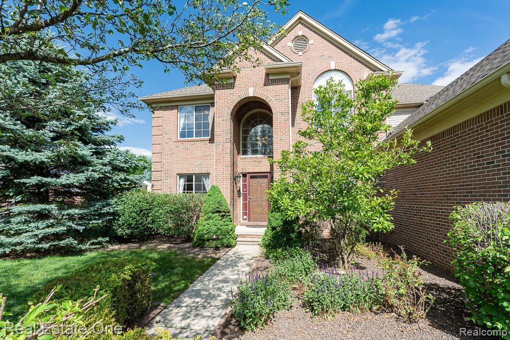 985 Monterey Ln. Rochester Hills, MI 48307 - Photo 2 of 54