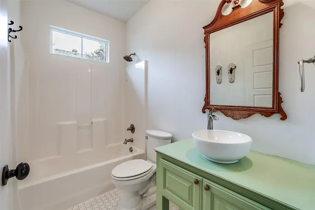 $1,995 | 104 Bellevue Drive, Cleburne, TX 76033