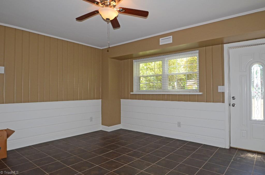 3409 Kinnamon Road Winston-Salem, NC 27104 - Photo 15 of 22 Den