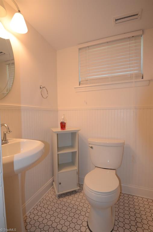 3409 Kinnamon Road Winston-Salem, NC 27104 - Photo 16 of 22 Full bath