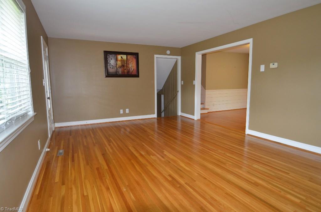3409 Kinnamon Road Winston-Salem, NC 27104 - Photo 3 of 22 Living room