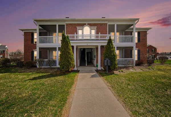 $330,000 | 1016 Summerfield Glen, Unit 87, Ann Arbor, MI 48103