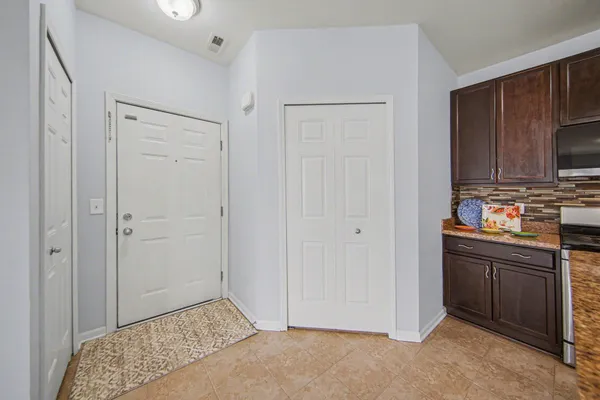 $330,000 | 1016 Summerfield Glen, Unit 87, Ann Arbor, MI 48103