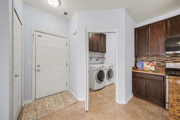 $330,000 | 1016 Summerfield Glen, Unit 87, Ann Arbor, MI 48103